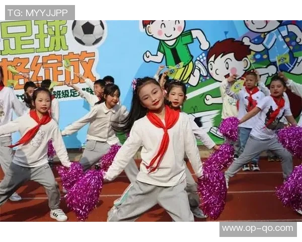 球迷文化的多样性探讨：热情创意与文明共存的现象分析